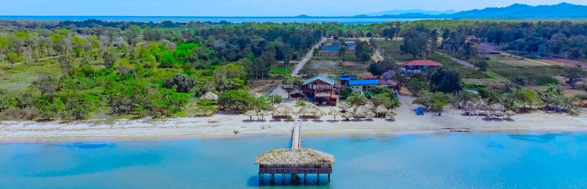 Bahía de Trujillo, Honduras y la Laguna de Guaimoreto.